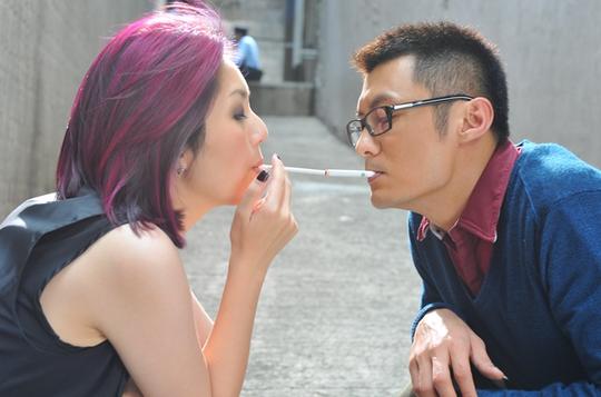 《志明与春娇》,两人相识于吸烟的窄巷