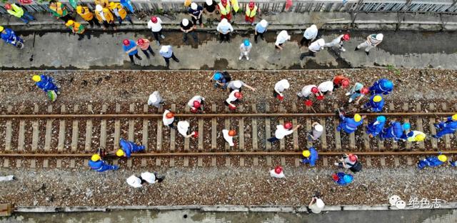 火车和铁轨,哪个最先被发明出来