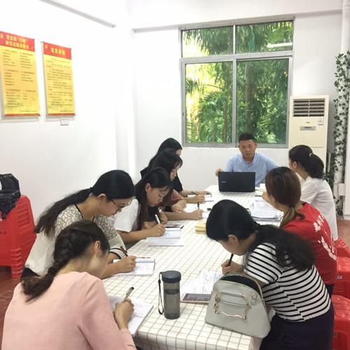 在创新创业中增长智慧才干,在艰苦奋斗中锤炼意志品质,在亿万人民为