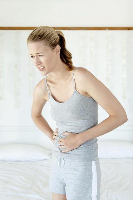 怀孕初期肚子胀胀的怎么回事不吐