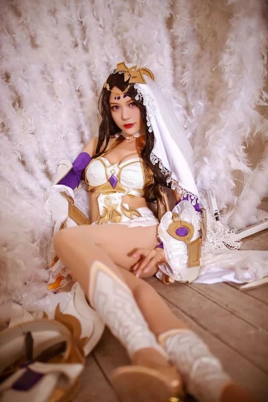 王者荣耀舞娘貂蝉cos大长腿美出异域风情