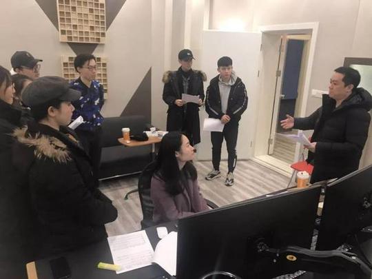 在学院副院长汤爱民教授的指导下,视唱课教师李林,录音课教师严若晨