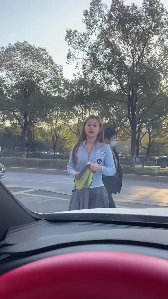 现在真是什么生意都不好做一不小心还亏本了