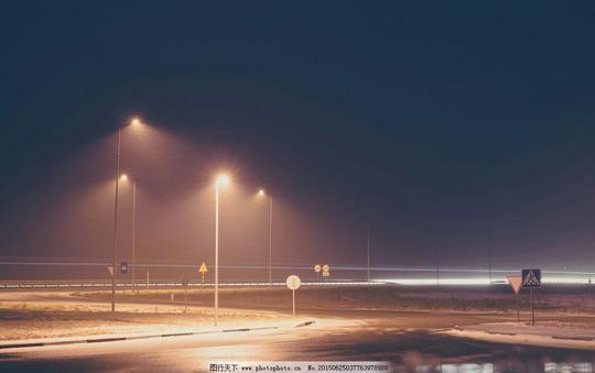 夜空下的灯路灯夜晚昏黄小路图片素材夜晚小路室外摄影
