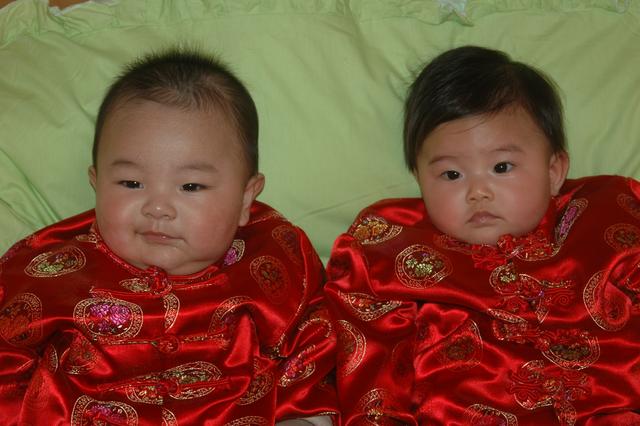 孕妇梦见自己怀龙凤胎