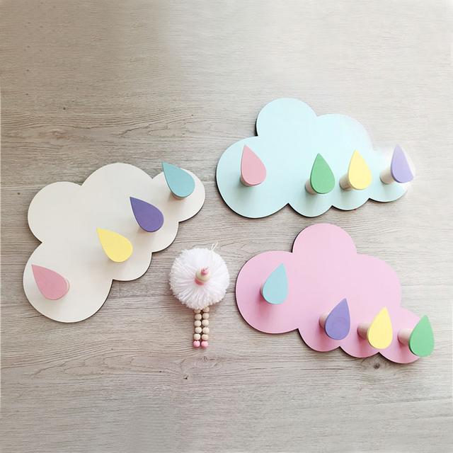 夜晚拥有星星 云朵拥有雨滴是什么歌