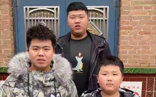 每日套餐村胖哲三兄弟初三去姥姥家拜年