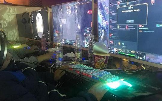 lol展示智商对话,塞恩:叫我一声爹,我就去辅助!诺手:爹!