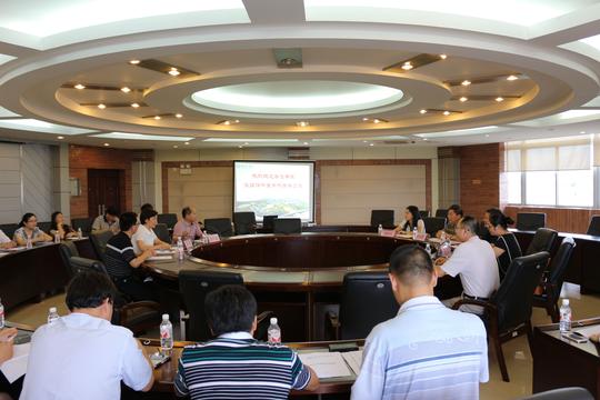 桂林医学院大学生创业示范基地接受区教育厅评估专家组评审