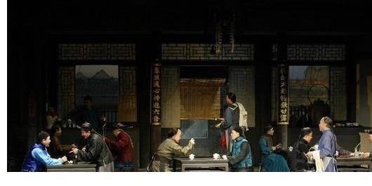 南宋宋朝皇帝允许手下开酒楼，做生意，但有人却靠极“特殊”手段致富