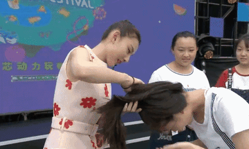 杨幂表情包苦笑