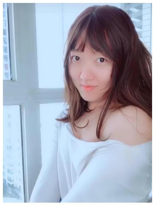 抖音的美颜滤镜多强大?翻版“洪金宝”素颜出镜,秒变小萝莉