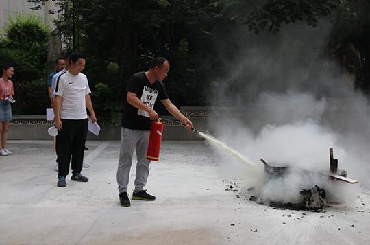 消防灭火演练现场
