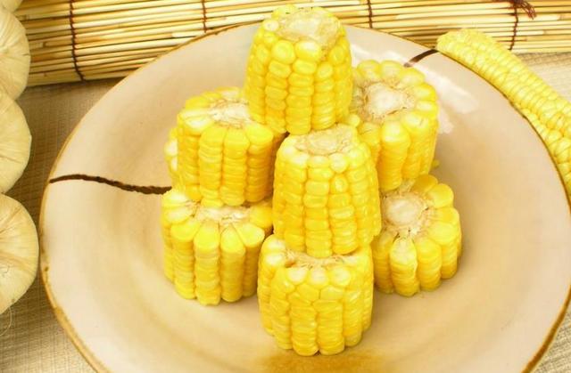 宝宝秋季容易便秘怎么回事