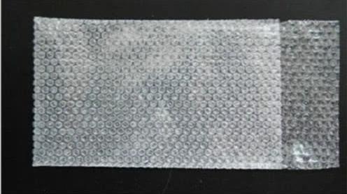 不管家里有钱没钱，快递气泡垫不要扔，粘在卫生间玻璃上作用超棒