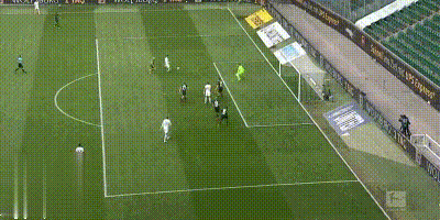 2-1冷门，日本球星又爆发，84分钟绝杀！两队34次犯规11张黄牌