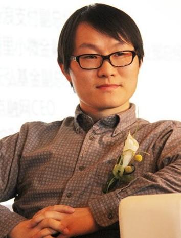 没进热门行业反成财富