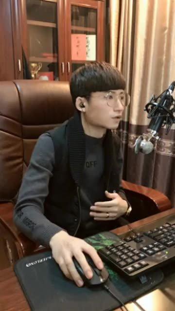 打开打开这首喊麦是我的原创作品,关注快手号:(玖月男神)有完整版