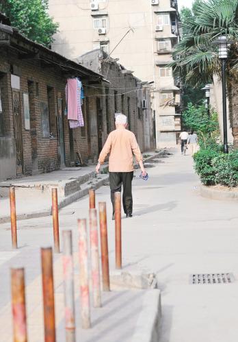 老爷爷坚持捐款数年拒采访落款“82岁老党员”