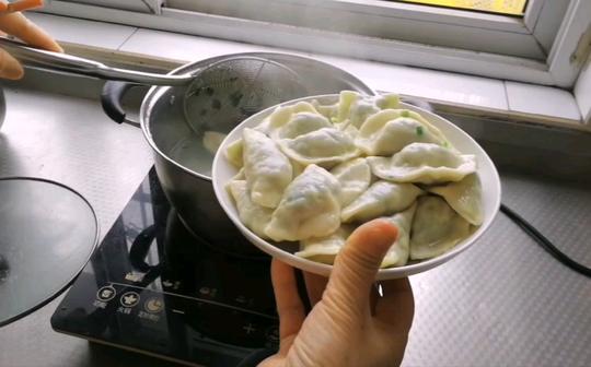 包饺子~新人up第一次粗剪美食视频