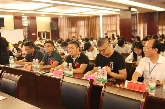 精英网创始人钟洛洲受邀为昌航学生做创业创新演讲