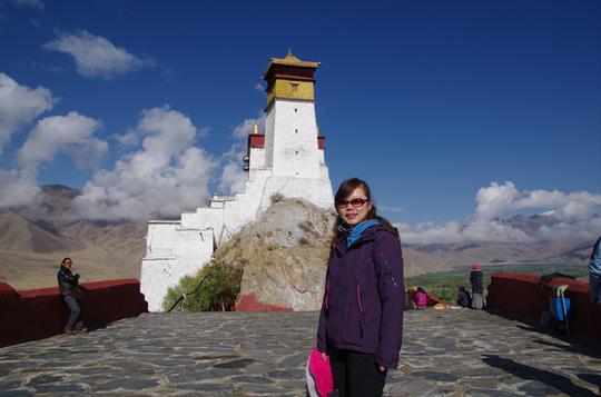 骑马上下30元,当地人为做生意还能说几句英语啊,越来越像内地旅游景点