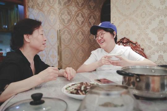 00后重庆女孩对抗"肿瘤君"病床上玩创业将赴美参赛