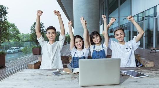 代取快递就能年入10万,大学生创业蕴含商机