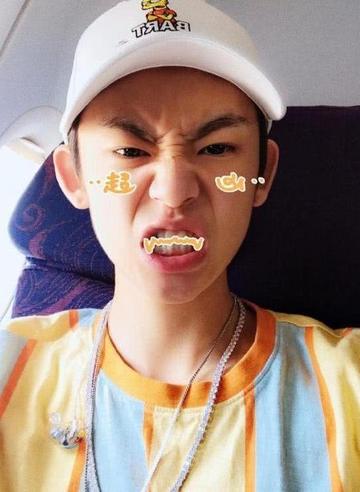 做鬼脸可爱吓人表情包