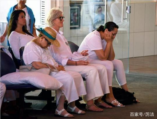 马晓晓律师拜谒的"外星人"竟然是巴西大淫棍人口贩子