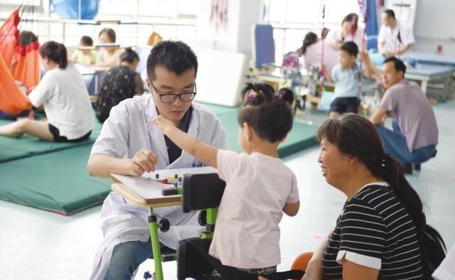 6-12个月宝宝发育标准