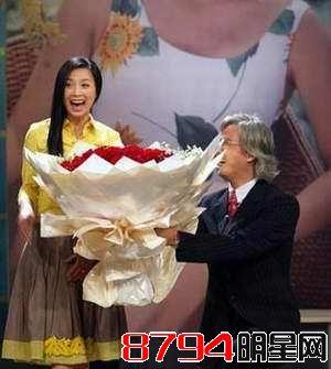 从琼瑶小生到百亿富豪，他弃前妻娶小三，娇妻为怀孕做9次试管