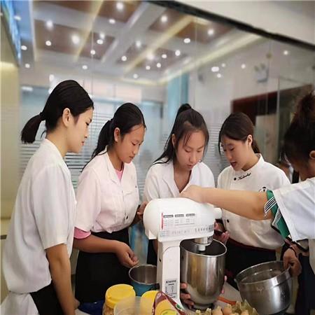 临清戚风蛋糕培训正宗蛋糕培训学校