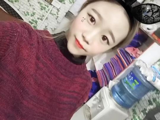 听着下雨的声音我有一种想杀人的冲动听到那边猫叫了吗那是被我