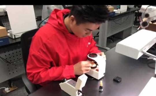 嘉兴大三学生在校创业玩转珠光宝气