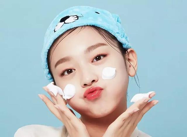 油性皮肤怎么洗脸最好