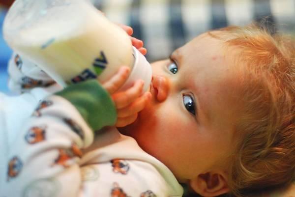 多大的宝宝可以喝牛奶?