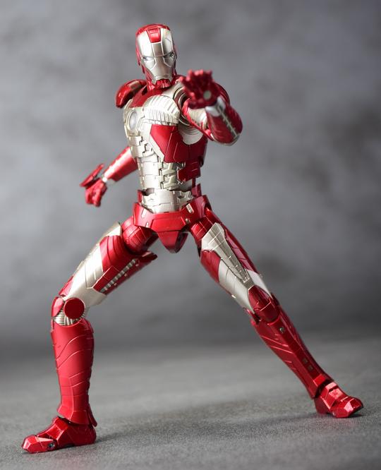 万代s.h.figuarts钢铁侠mk5手办评测