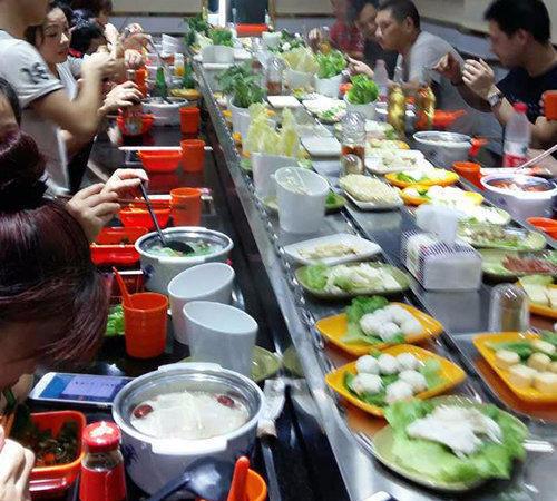 一元串串旋转火锅自主火锅加盟2人开店月入过万