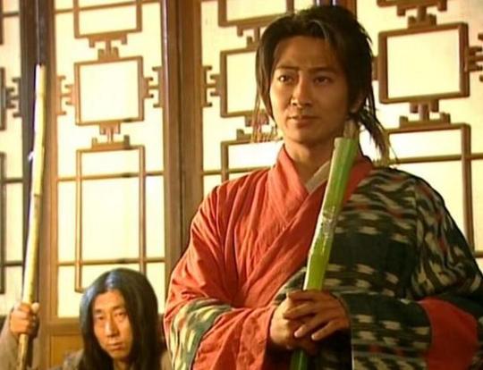 孙耀威18年前遭封杀,做生意连亏千万女友不离不弃