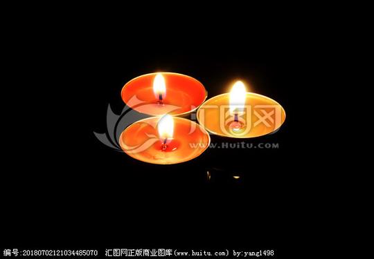 >红烛茶蜡点亮红色夜间晚上黑底无人纪念悼念搜索【作品简介】蜡烛