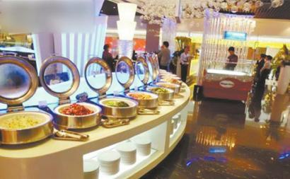 高端自助餐厅进入成都以来,生意火爆.厨师揭秘:包装便宜菜"色诱