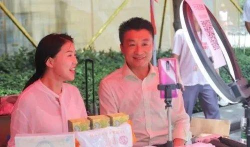 独家观察||互联网+摆摊:文娱产业蹭热点新姿势?