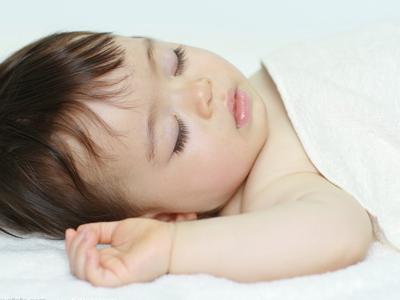 为什么孩子总是踢被子不热