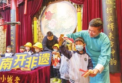 怎么让孩子学表演