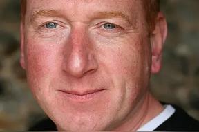 阿德里安&middot;斯卡伯勒