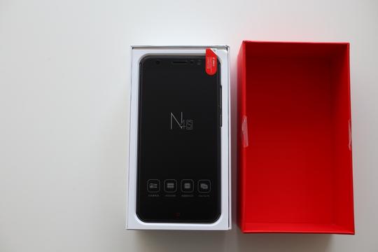 逼格更高的千元智能机:360n4s骁龙版英伦灰开箱