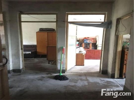 火车站商圈地铁口东平小区偏门通透户型单价一万六带车位
