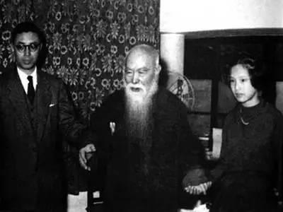 于右任复信云:"我就是穷得卖字,也要支撑这所学校.