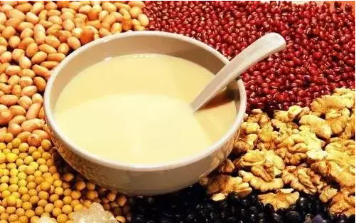 宝宝性早熟是因为什么食物